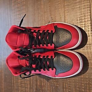 Jordan 1 mid reverse bred